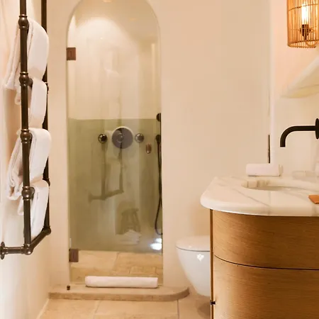 Hotel La Ponche 5*