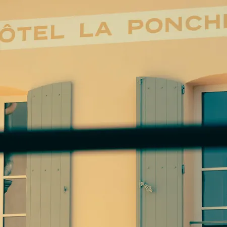 호텔 La Ponche 쎙뜨호뻬