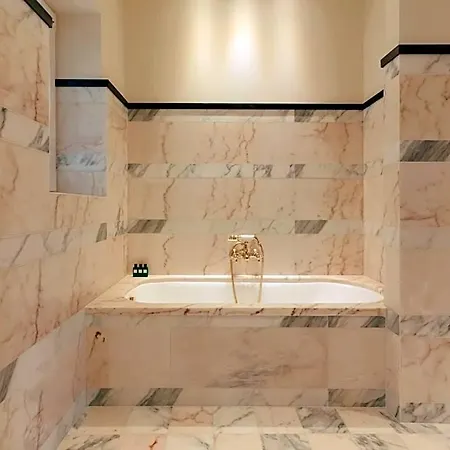 La Ponche Hotel