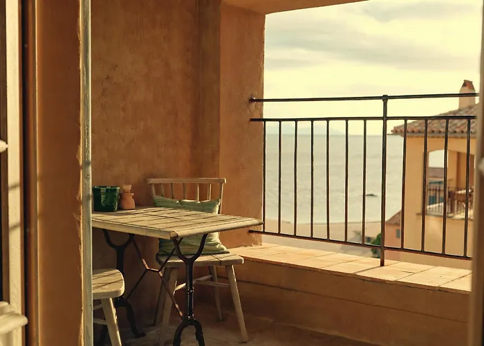 Готель La Ponche 5*