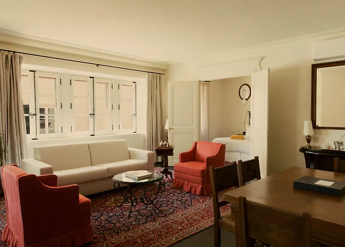 Готель La Ponche 5*